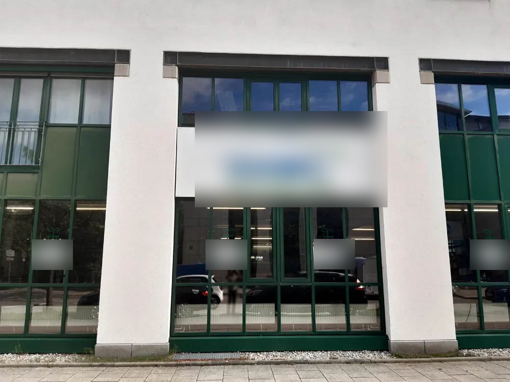 Anonymised exterior view of the commercial property in Munich-Milbertshofen