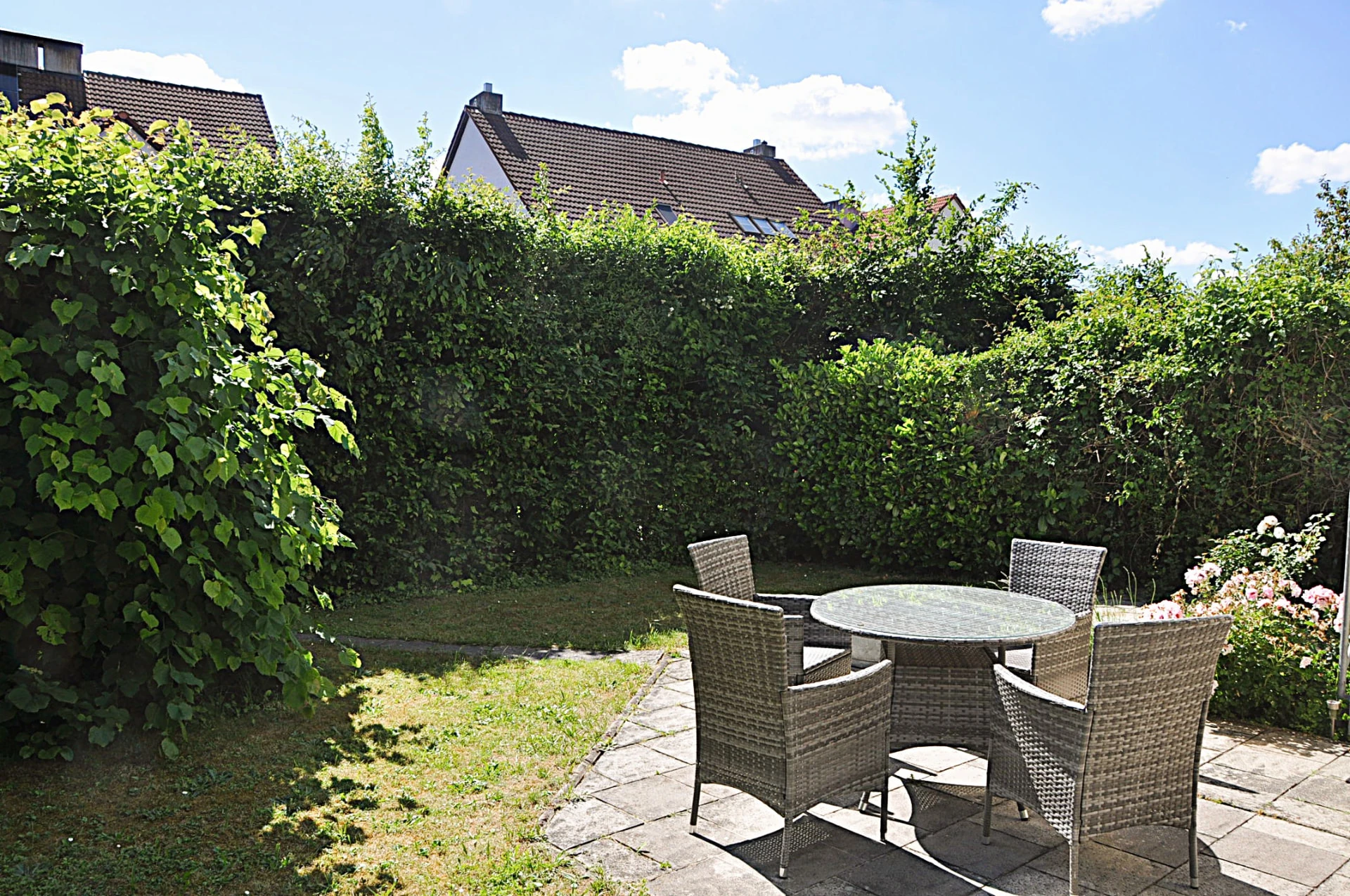 South-west terrace and apartment garden in Pfaffenhofen