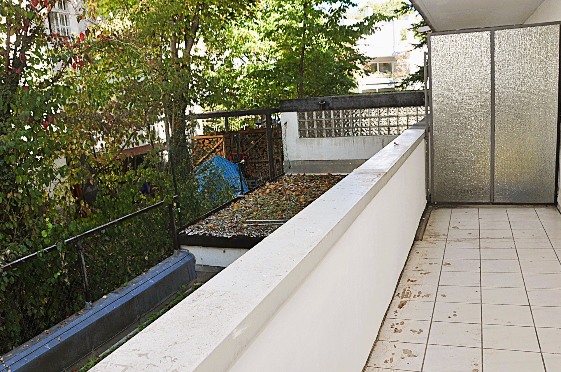 Side balcony
